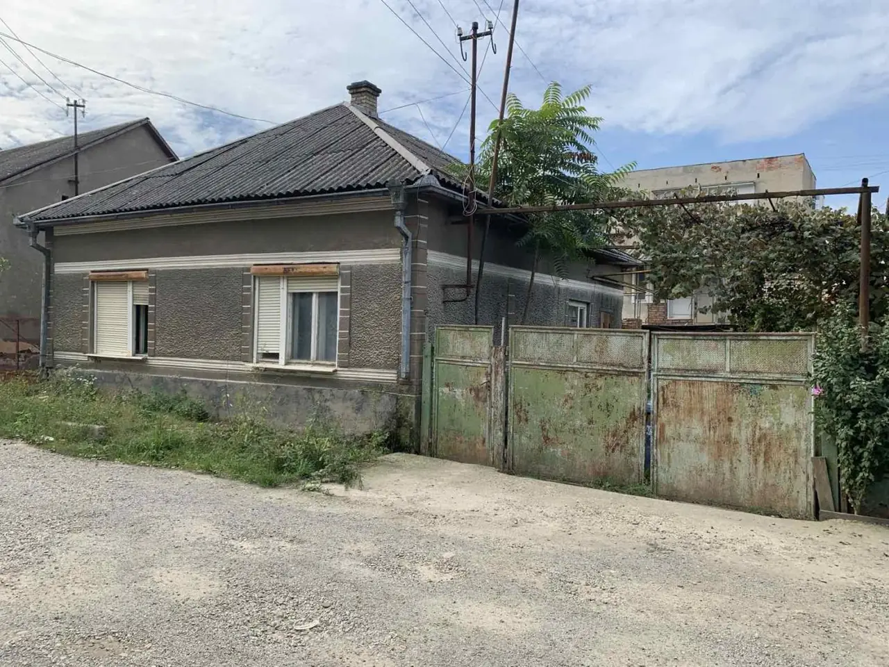Терміновий продаж будинку у м. Виноградів, вул. Кооперативна