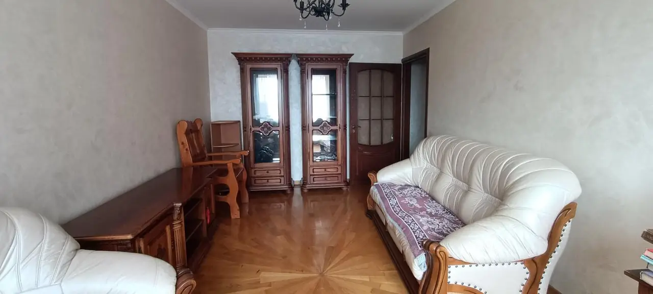 Продається 3-х кімнатна квартира в Хусті